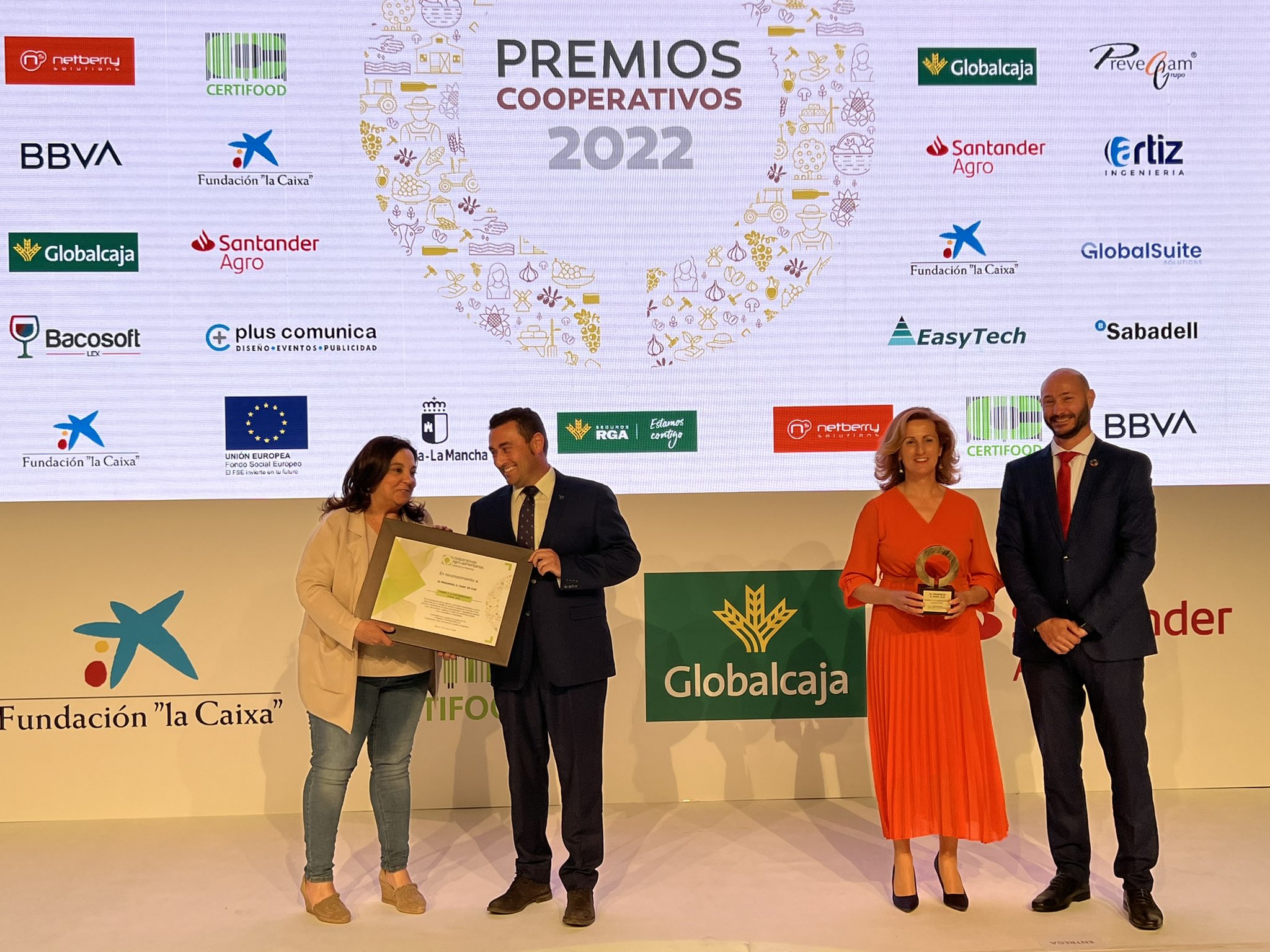 Recibimos el premio a la Sostenibilidad Social en los I Premios Cooperativos de Cooperativas Agroalimentarias de CLM